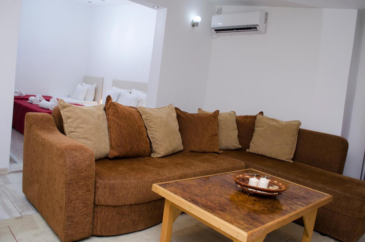 Villa Re3Ca Skopje Exteriör bild